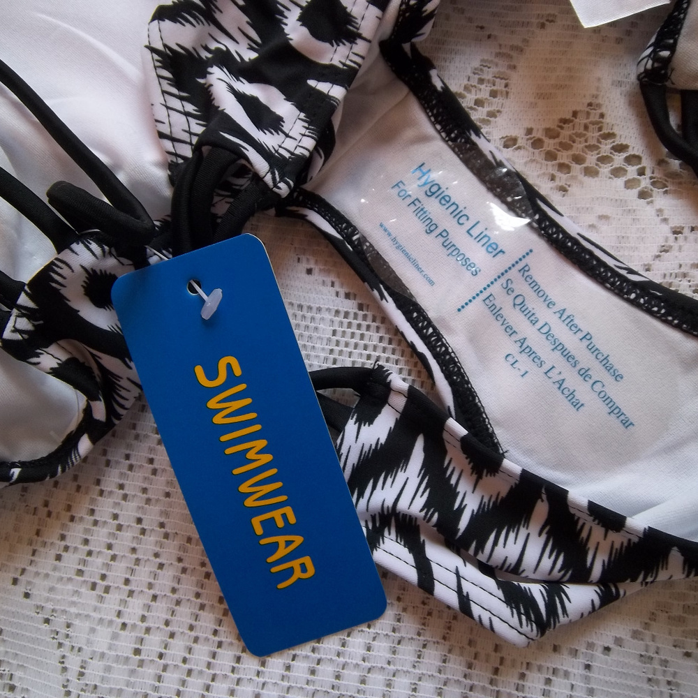 CLEARANCE ITEM Two Piece Bikini NWT - Picture 7 of 7